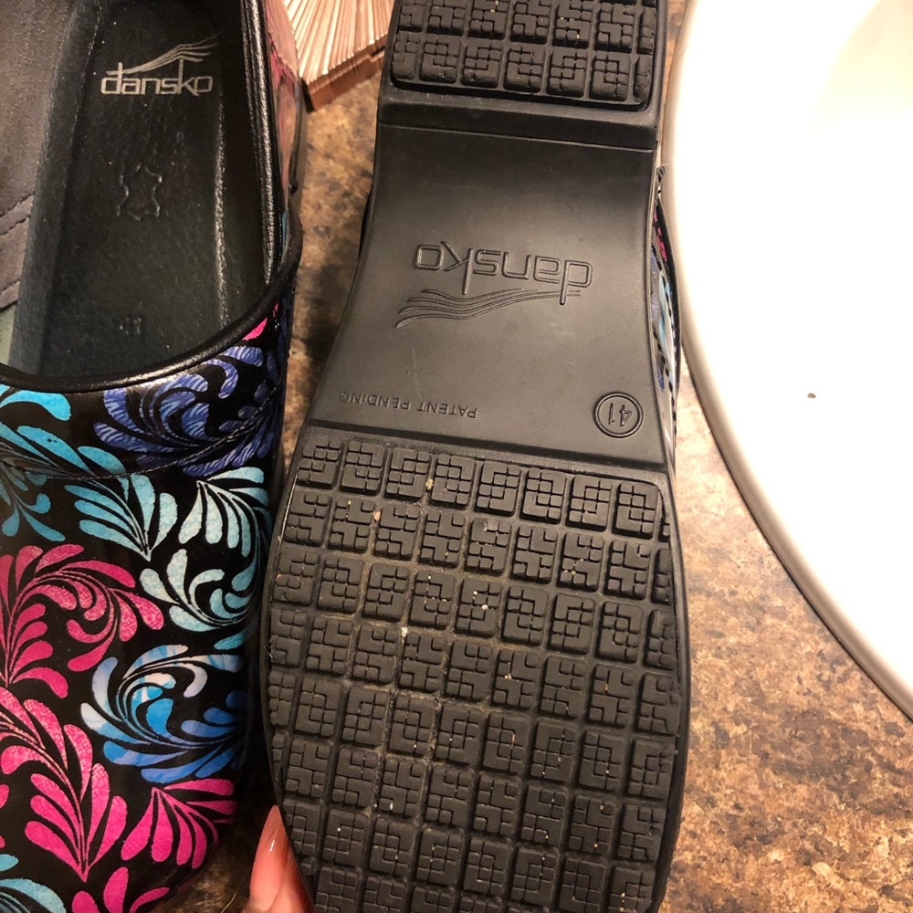 Great for nurses, only worn twice. No box sorry! - Picture 3 of 8